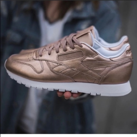 reebok classic rose